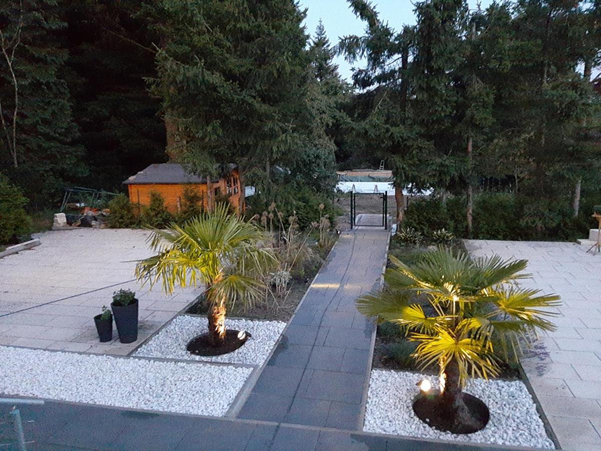 Design Apartment- 24H Self-Check-In - Bis 4 Pers - Parkplatz - Wifi - Balkon -Terrasse - In Direkter Weihernaehe - Radwege Schiffweiler Exterior foto